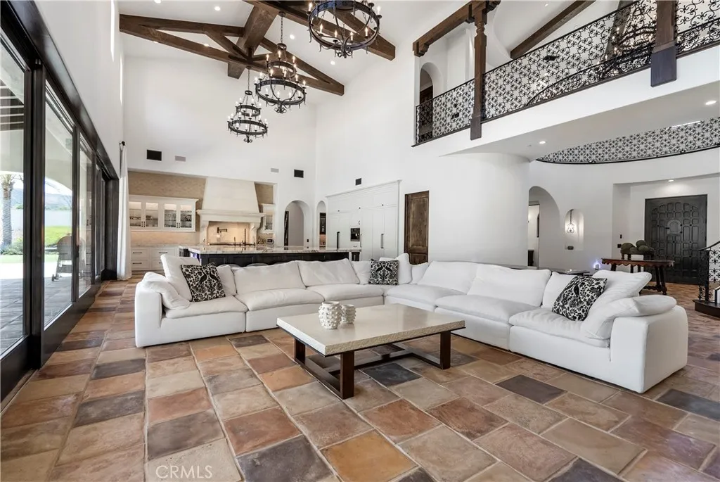 1268 Via Venezia Circle, Corona, California 92881 home-pic-14